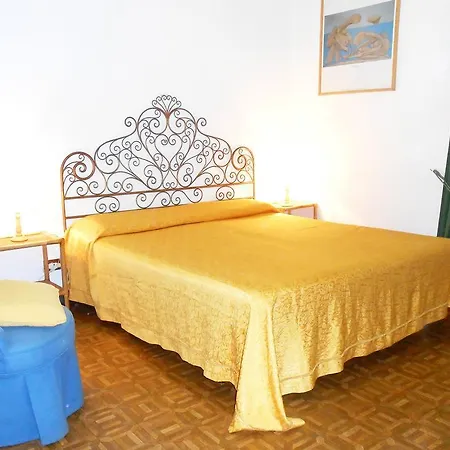 B&B Leone Iv